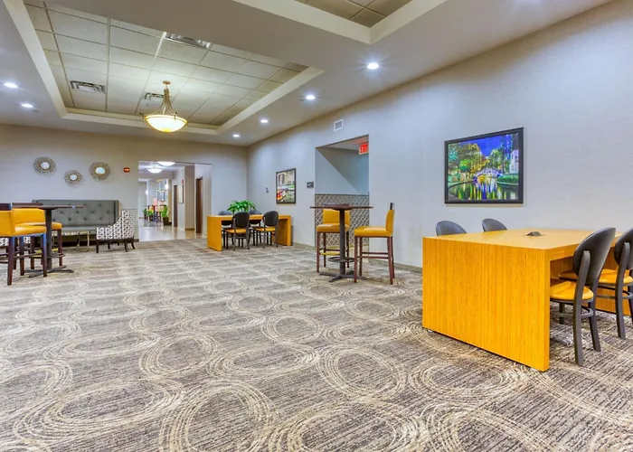 Drury Inn & Suites San Antonio Near La Cantera